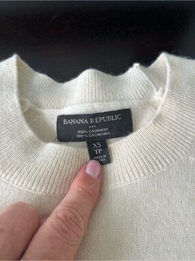 💯 Cashmere Banana Republic Cream Crewneck Sweater